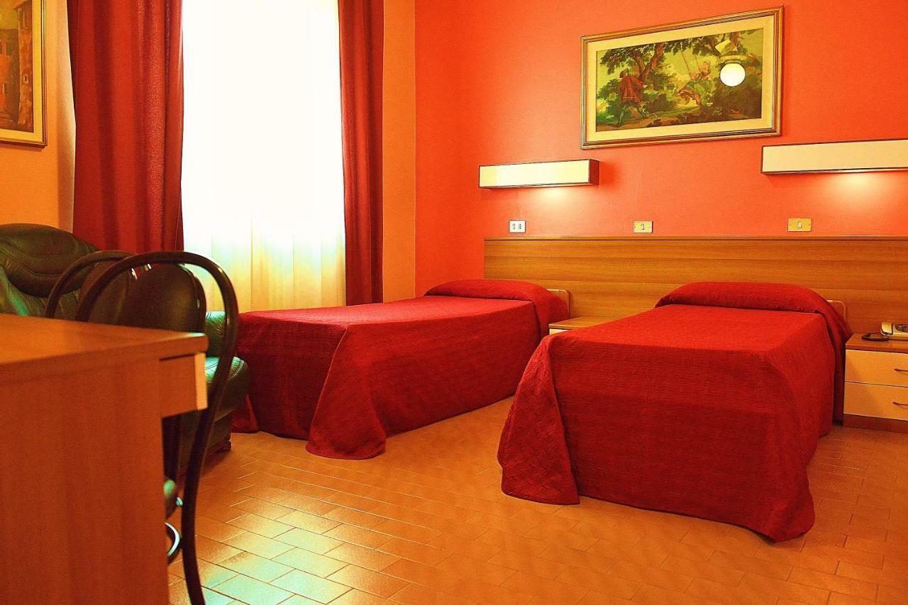 Hotel Rosy 2*