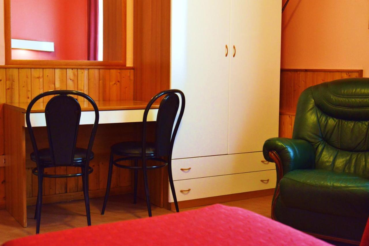 Rosy Hotel