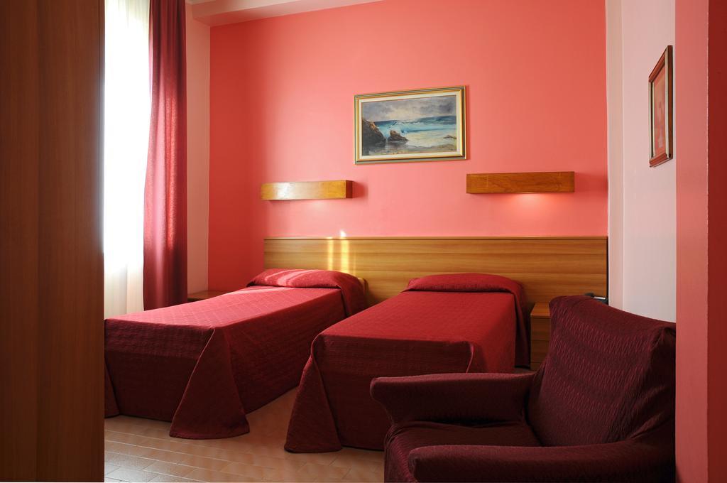 Rosy Hotel