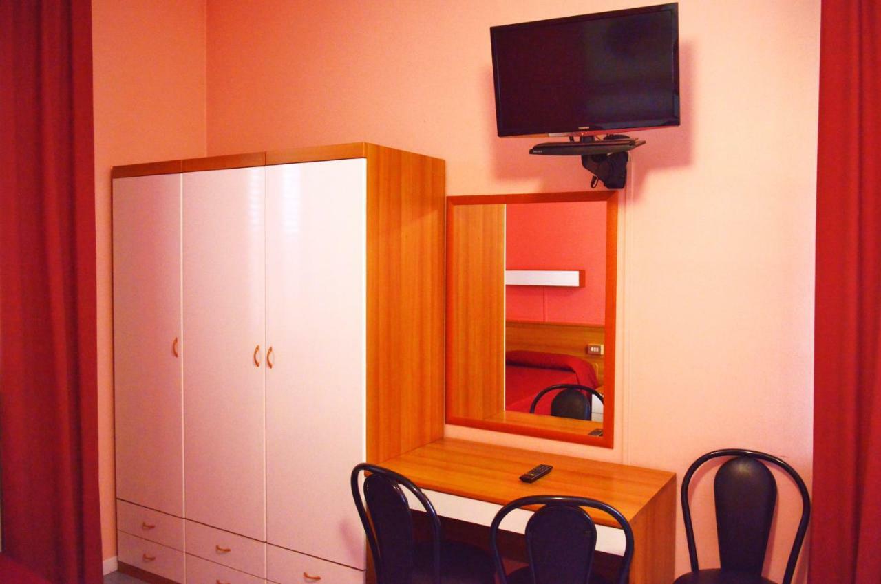 Rosy Hotel