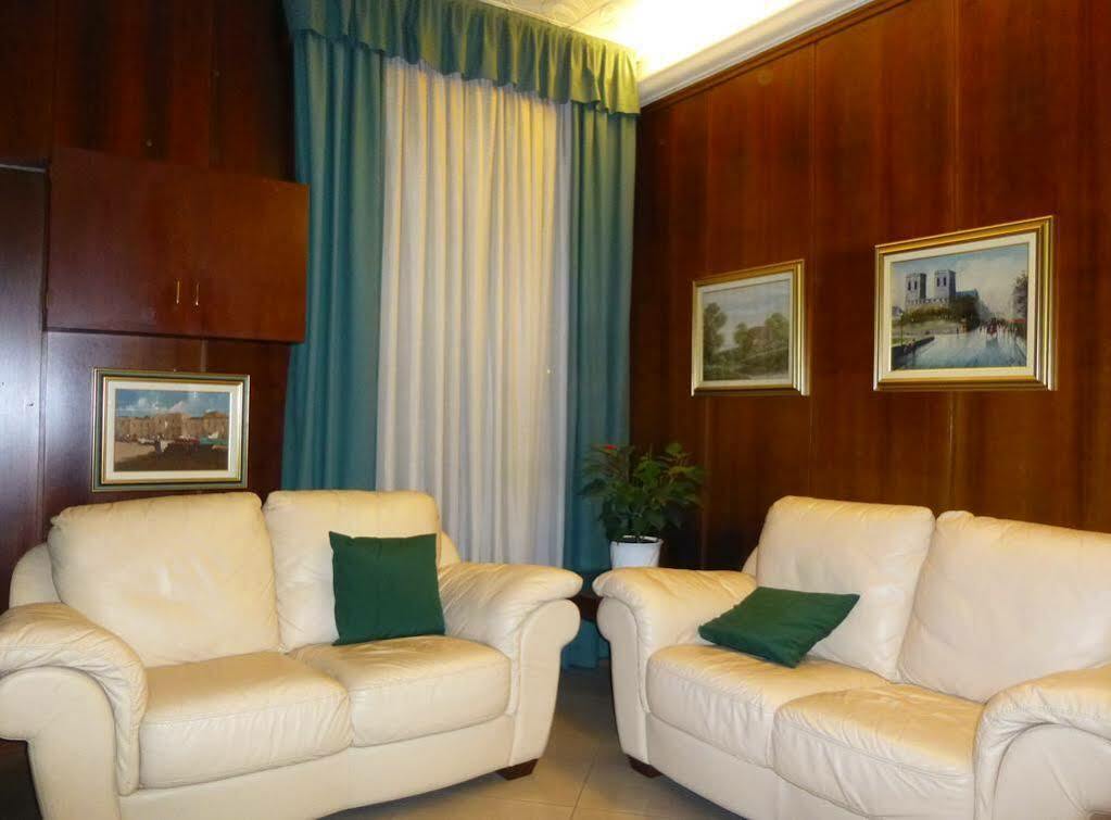Hotel Rosy 2*