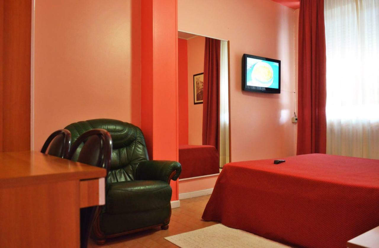 Rosy Hotel